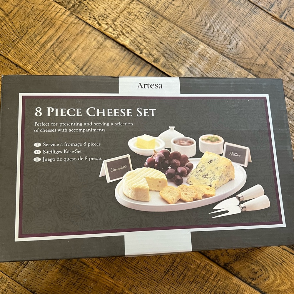 Artesa 8 piece cheese set in white, NWT